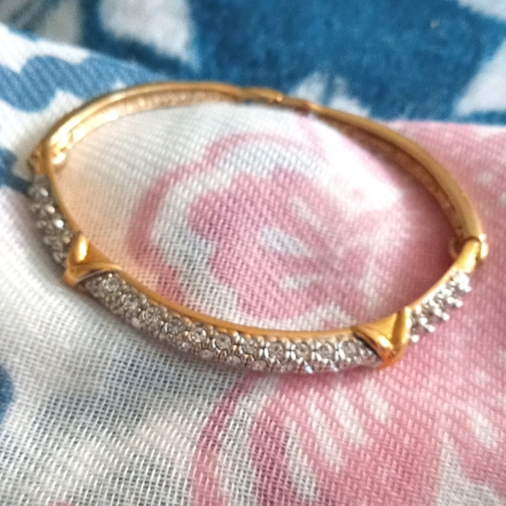 🦋Vintage Avon Bracelet🦋Last price drop🦋